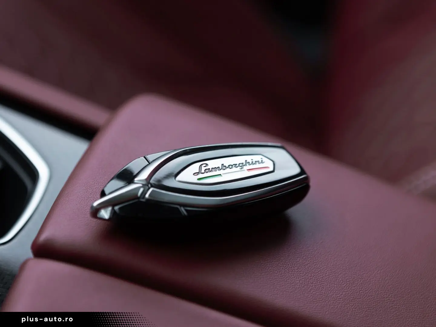 LAMBORGHINI Urus S   Carbon Interior   Night Vision