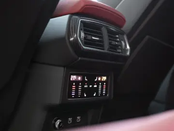 LAMBORGHINI Urus S   Carbon Interior   Night Vision