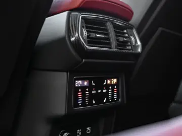 LAMBORGHINI Urus S   Carbon Interior   Night Vision