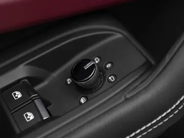 LAMBORGHINI Urus S   Carbon Interior   Night Vision