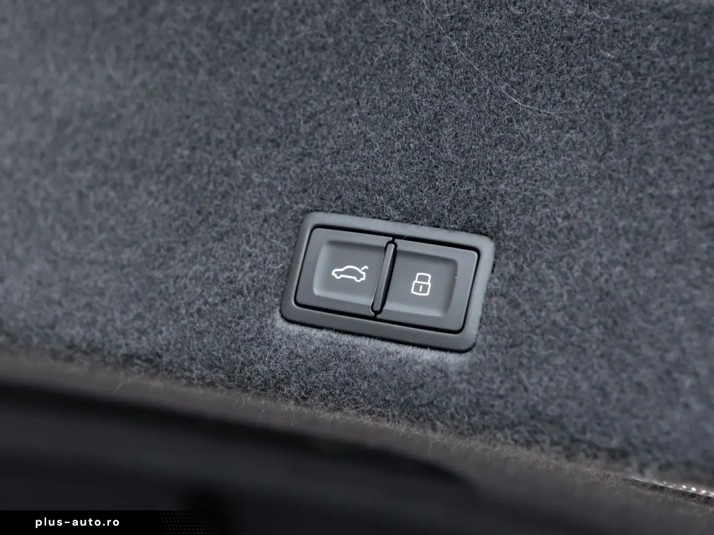 LAMBORGHINI Urus S   Carbon Interior   Night Vision