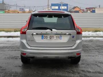 VOLVO XC 60 D4 MOMENTUM DRIVE