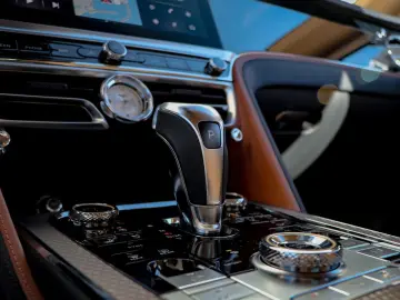 BENTLEY Flying Spur Mulliner V8 PHEV 782hp