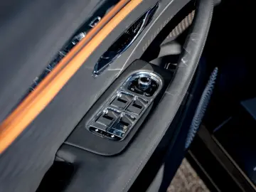 BENTLEY Flying Spur Mulliner V8 PHEV 782hp