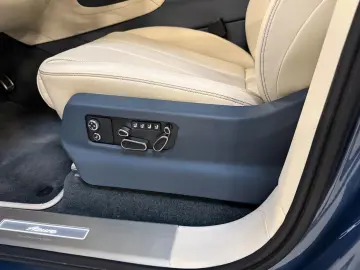 BENTLEY Bentayga 4.0 V8 EWB Azure 4WD Autom.