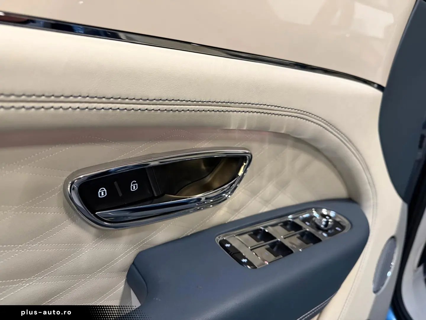 BENTLEY Bentayga 4.0 V8 EWB Azure 4WD Autom.