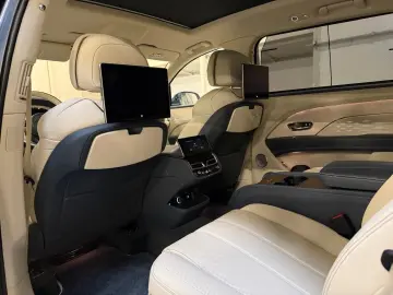 BENTLEY Bentayga 4.0 V8 EWB Azure 4WD Autom.