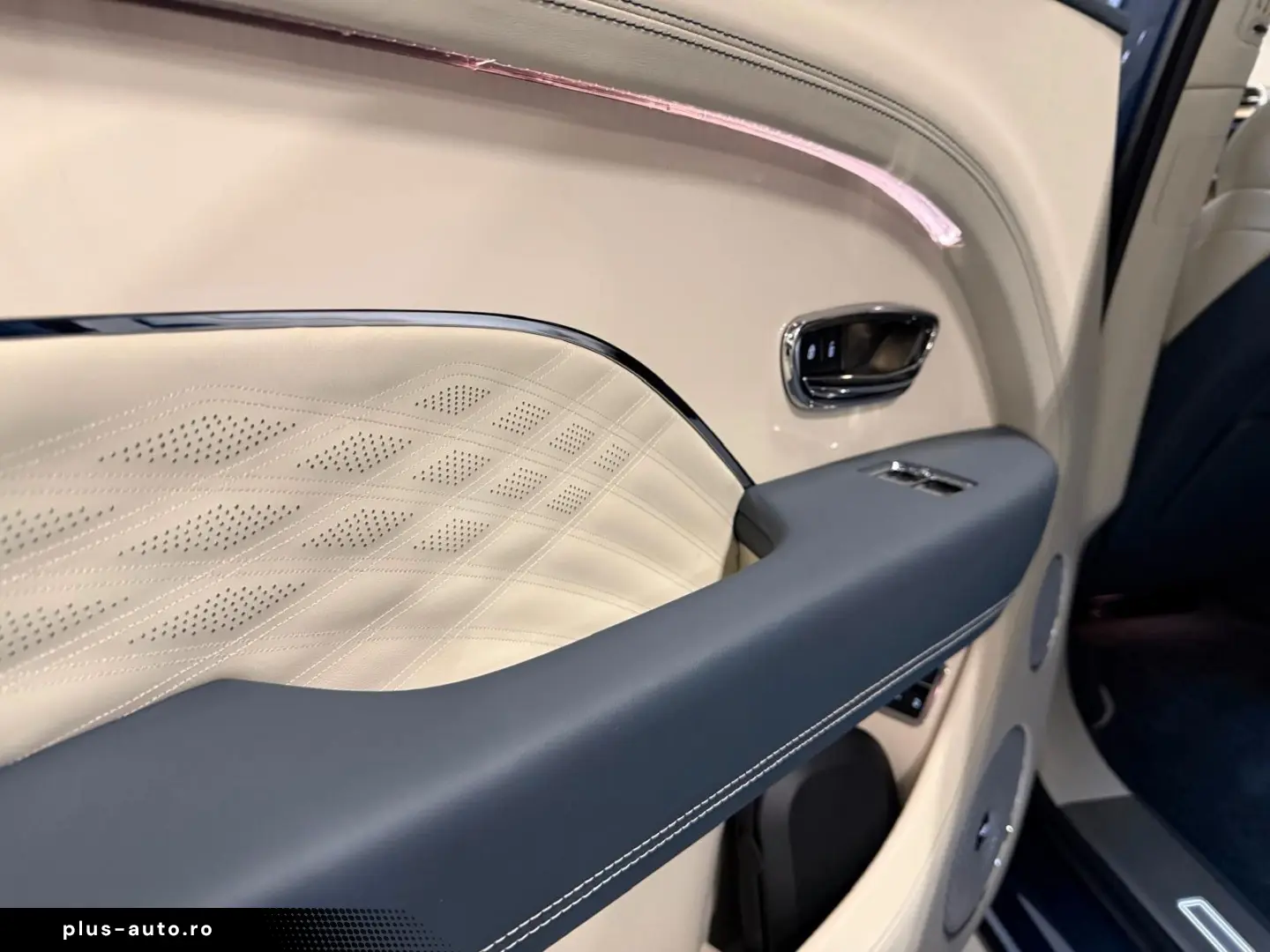 BENTLEY Bentayga 4.0 V8 EWB Azure 4WD Autom.