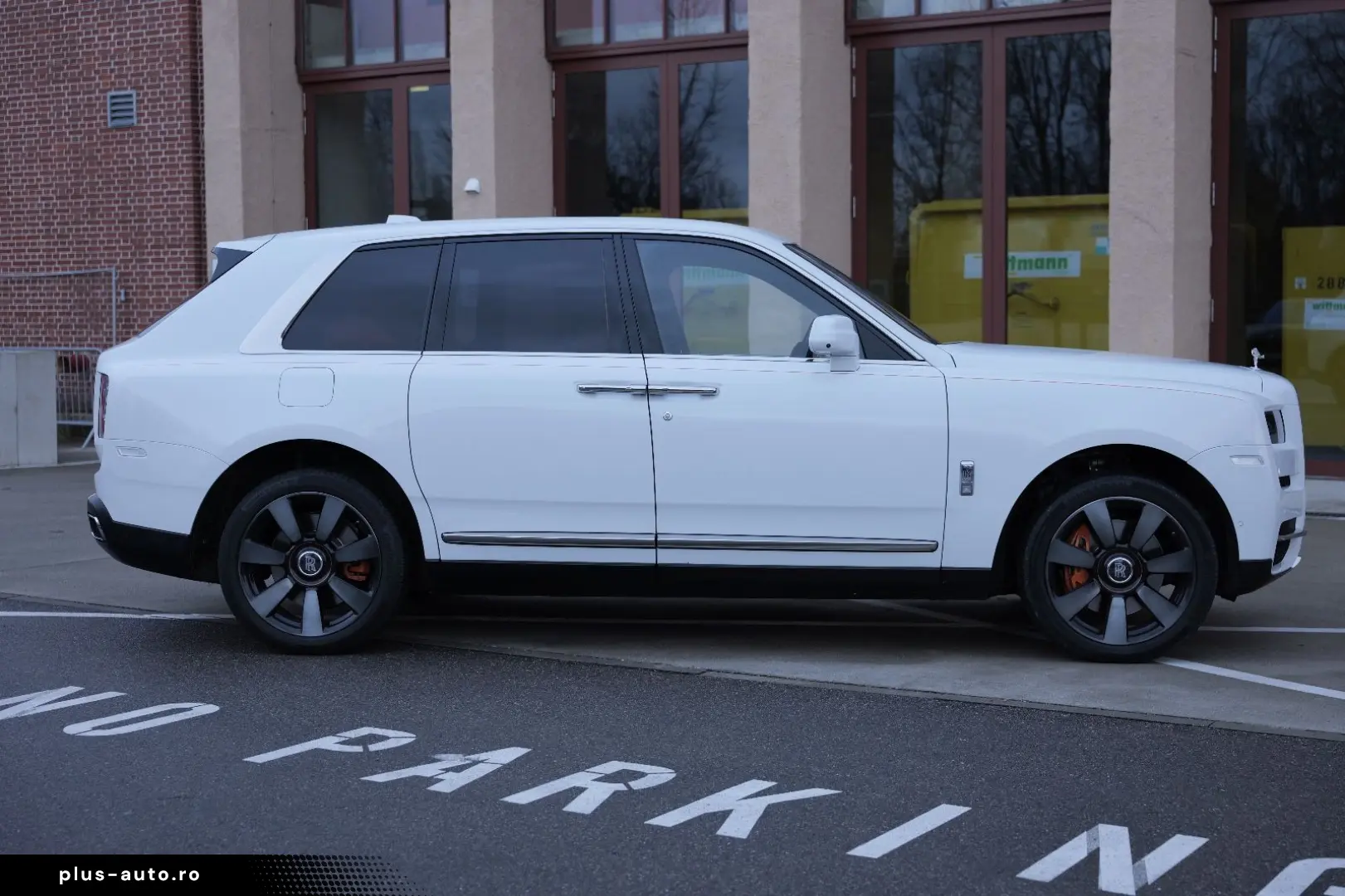 ROLLS ROYCE Cullinan Mandarin