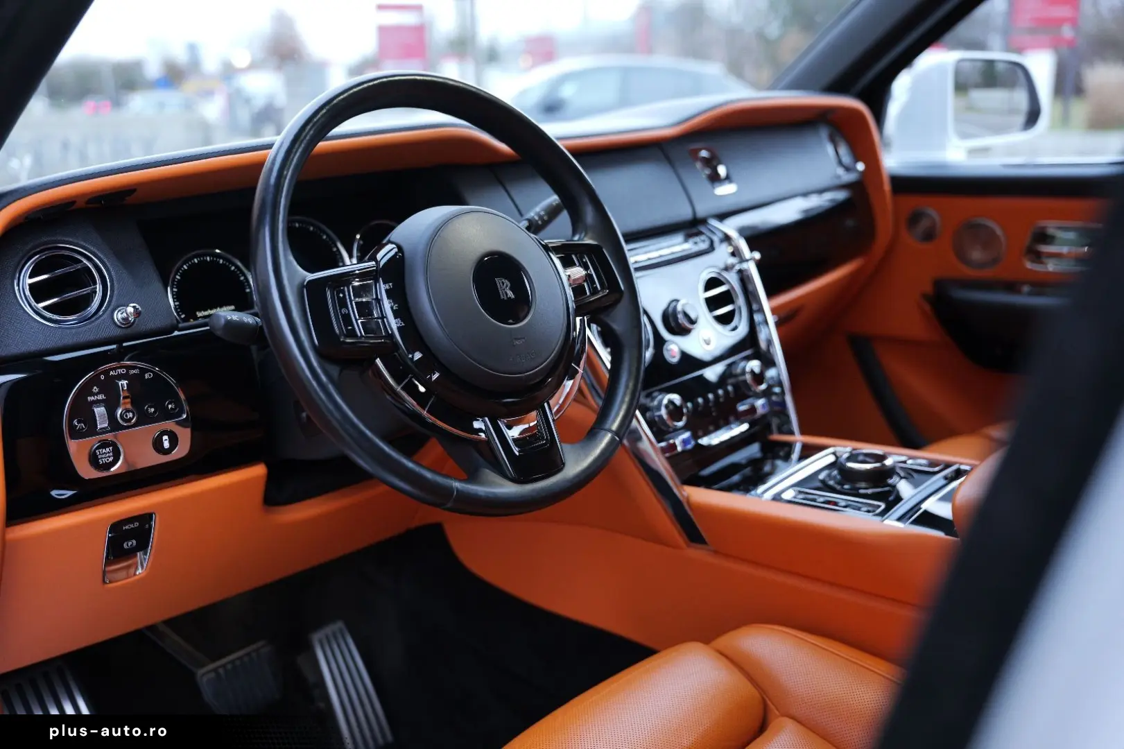 ROLLS ROYCE Cullinan Mandarin