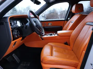 ROLLS ROYCE Cullinan Mandarin