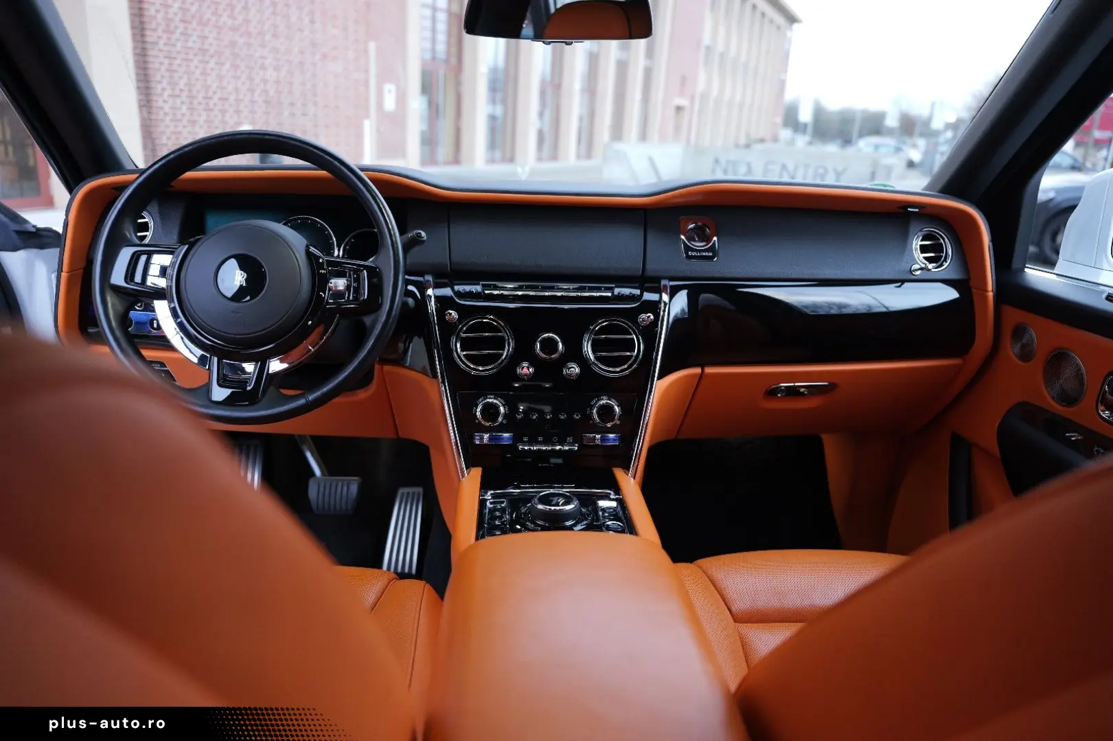 ROLLS ROYCE Cullinan Mandarin