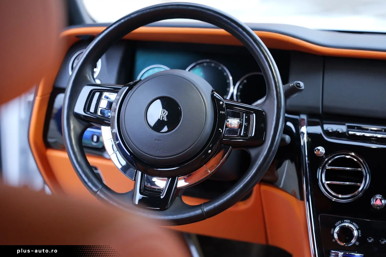 ROLLS ROYCE Cullinan Mandarin
