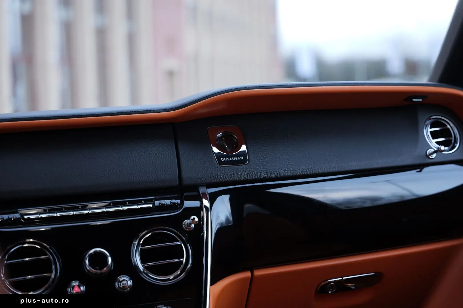 ROLLS ROYCE Cullinan Mandarin