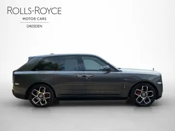 ROLLS ROYCE Cullinan Black Badge