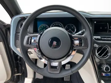 ROLLS ROYCE Cullinan Black Badge