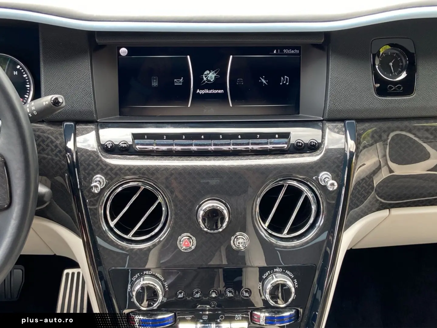 ROLLS ROYCE Cullinan Black Badge