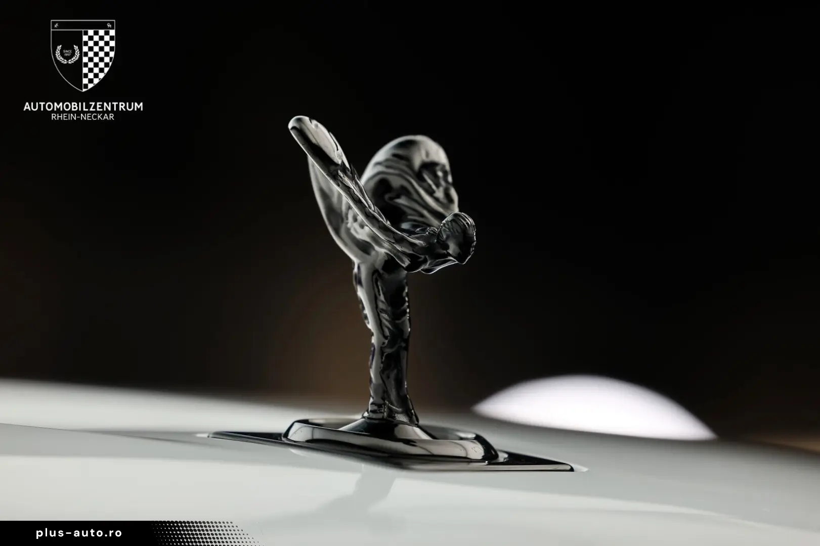 ROLLS ROYCE Cullinan Black Badge Starburst RearSeat Bespoke