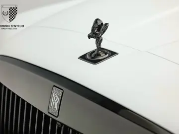 ROLLS ROYCE Cullinan Black Badge Starburst RearSeat Bespoke