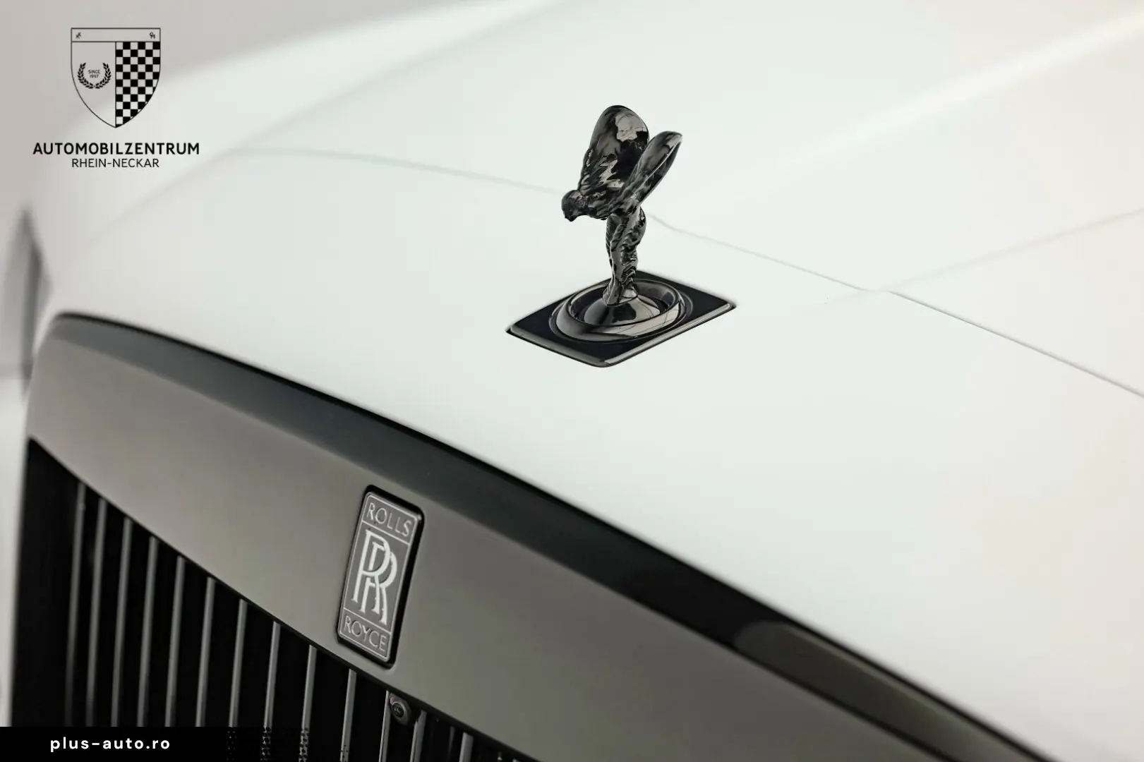 ROLLS ROYCE Cullinan Black Badge Starburst RearSeat Bespoke