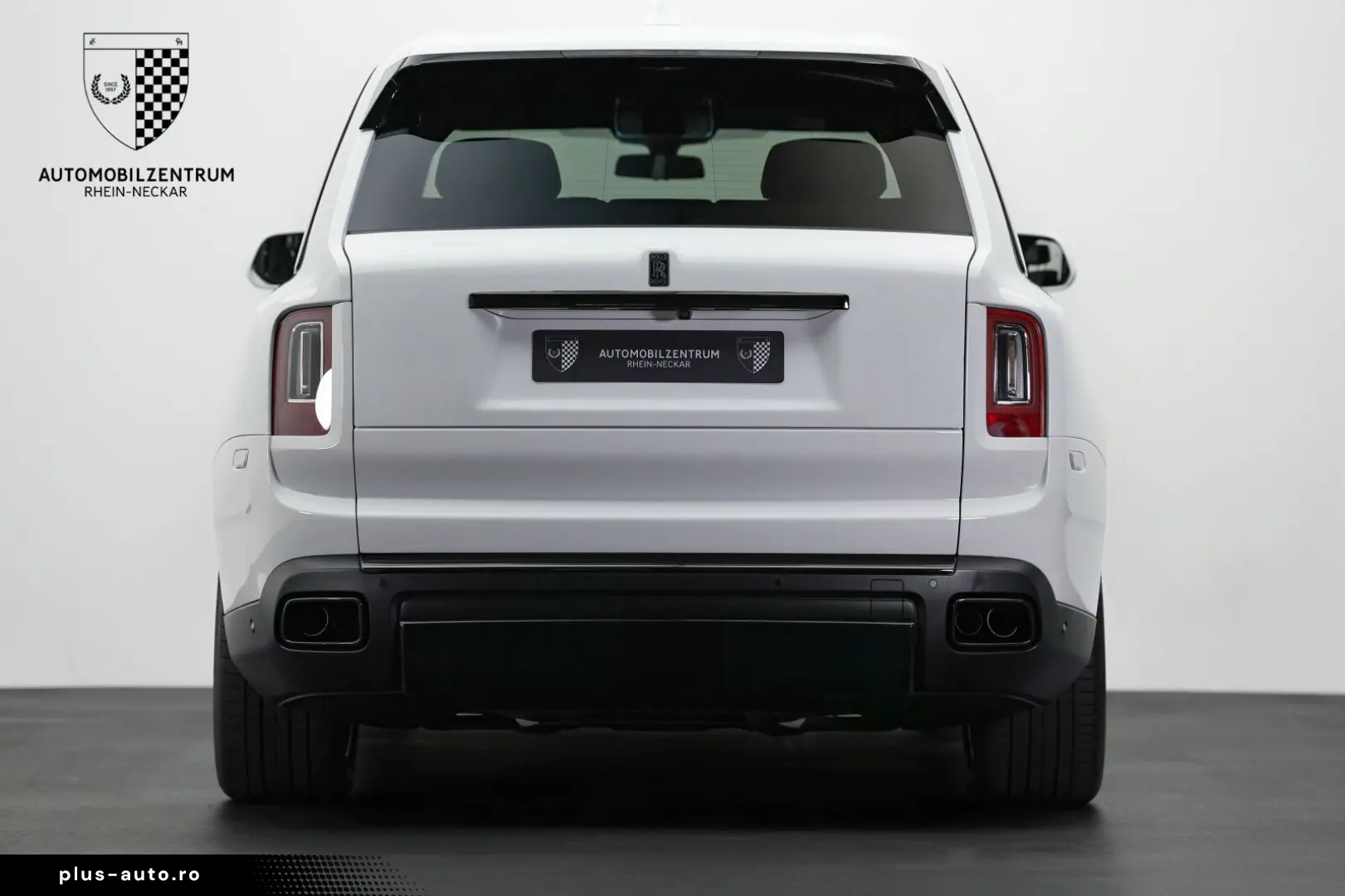 ROLLS ROYCE Cullinan Black Badge Starburst RearSeat Bespoke