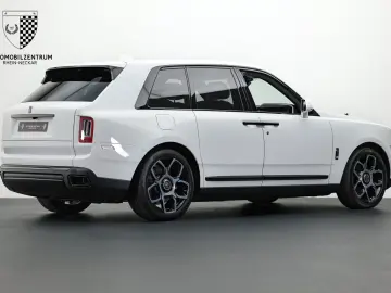 ROLLS ROYCE Cullinan Black Badge Starburst RearSeat Bespoke