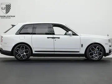 ROLLS ROYCE Cullinan Black Badge Starburst RearSeat Bespoke