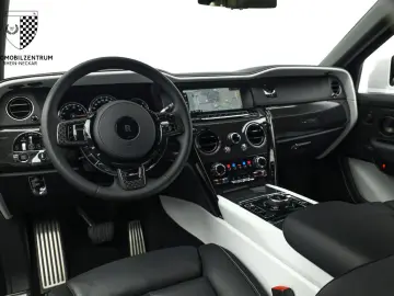 ROLLS ROYCE Cullinan Black Badge Starburst RearSeat Bespoke