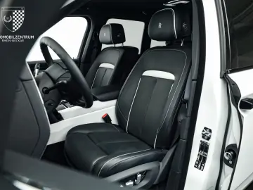 ROLLS ROYCE Cullinan Black Badge Starburst RearSeat Bespoke