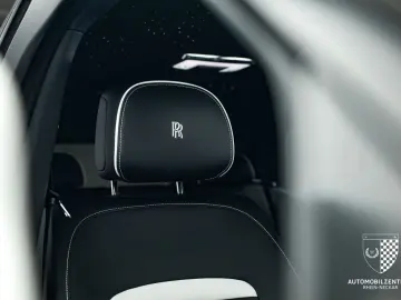 ROLLS ROYCE Cullinan Black Badge Starburst RearSeat Bespoke