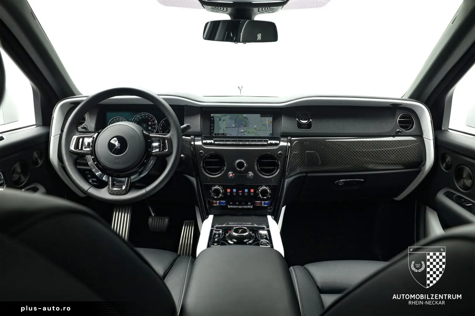 ROLLS ROYCE Cullinan Black Badge Starburst RearSeat Bespoke