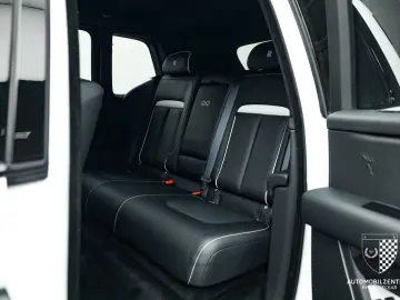 ROLLS ROYCE Cullinan Black Badge Starburst RearSeat Bespoke
