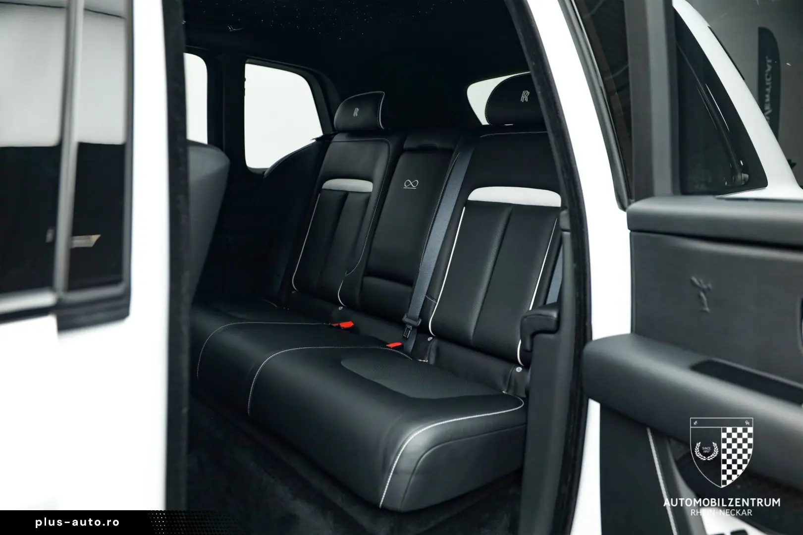 ROLLS ROYCE Cullinan Black Badge Starburst RearSeat Bespoke