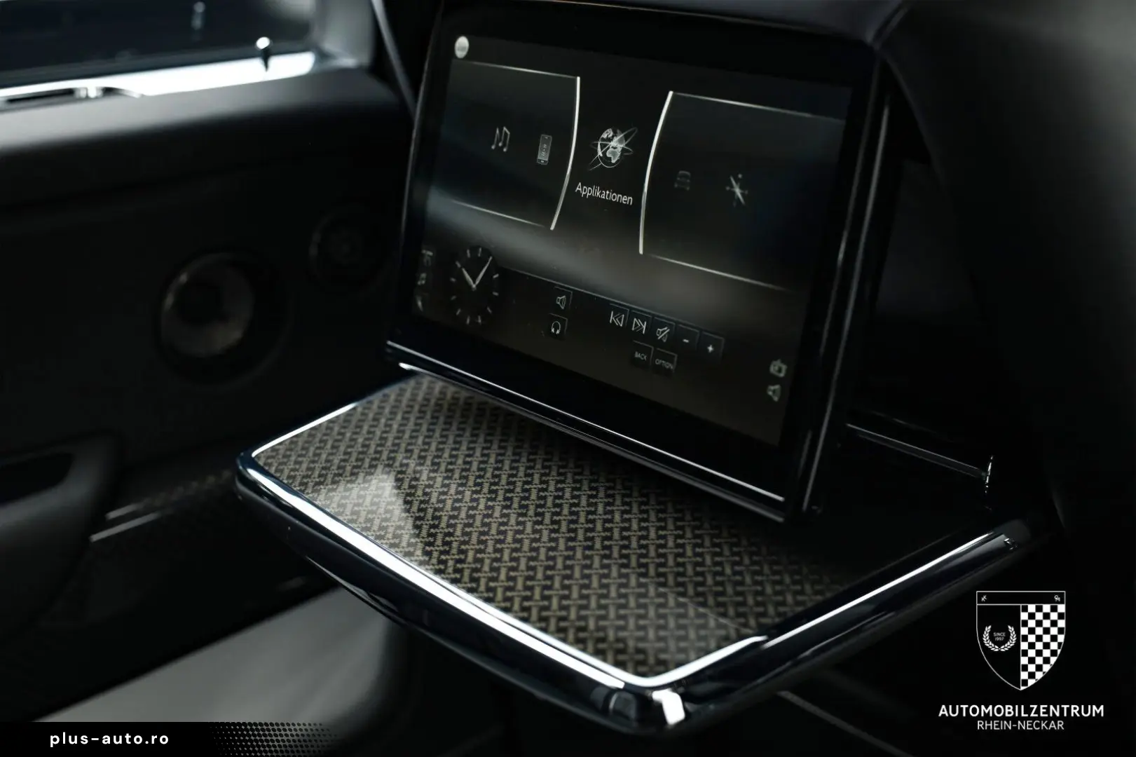 ROLLS ROYCE Cullinan Black Badge Starburst RearSeat Bespoke