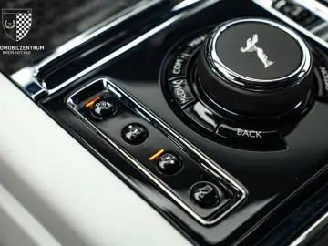 ROLLS ROYCE Cullinan Black Badge Starburst RearSeat Bespoke