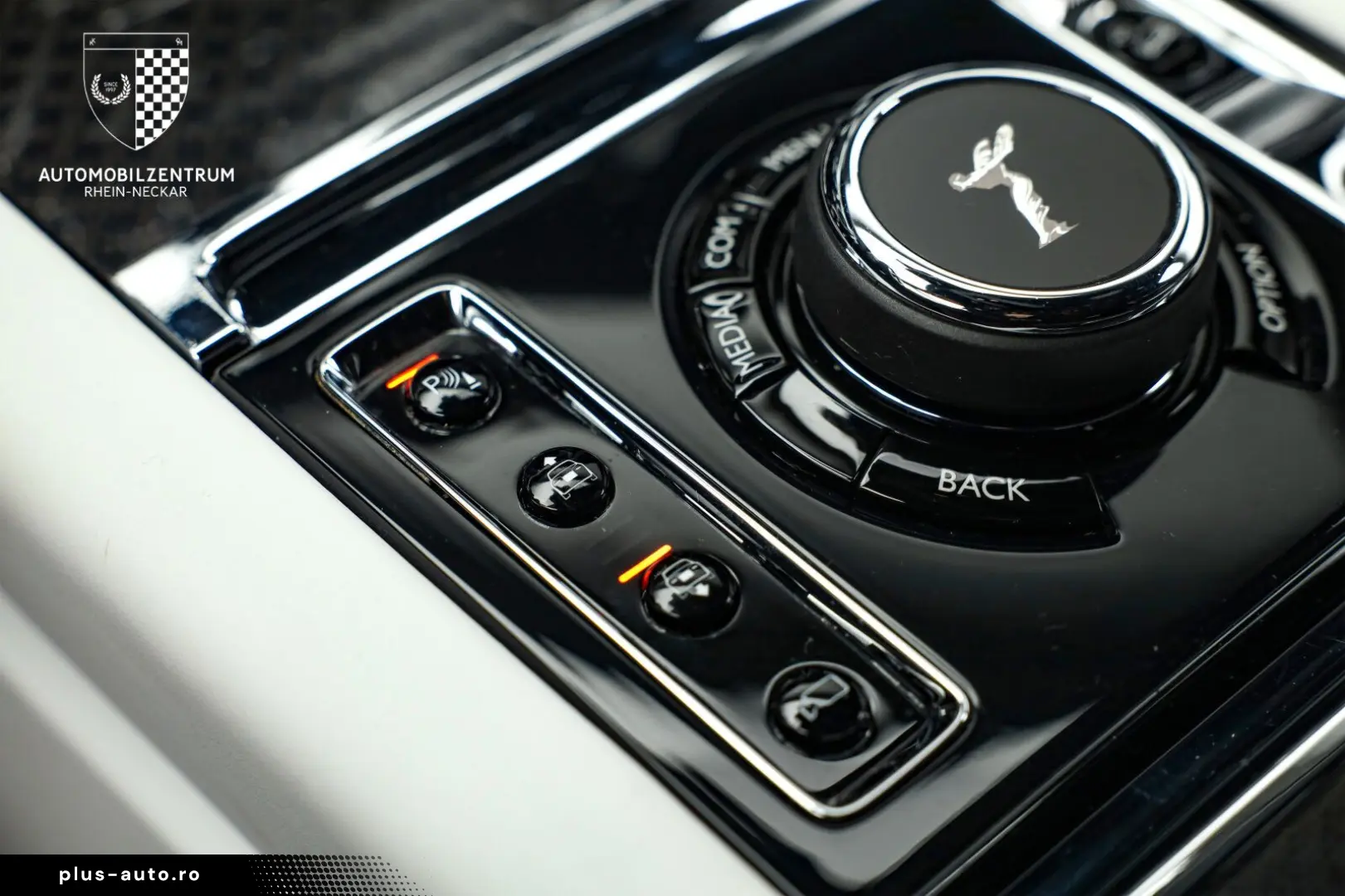 ROLLS ROYCE Cullinan Black Badge Starburst RearSeat Bespoke