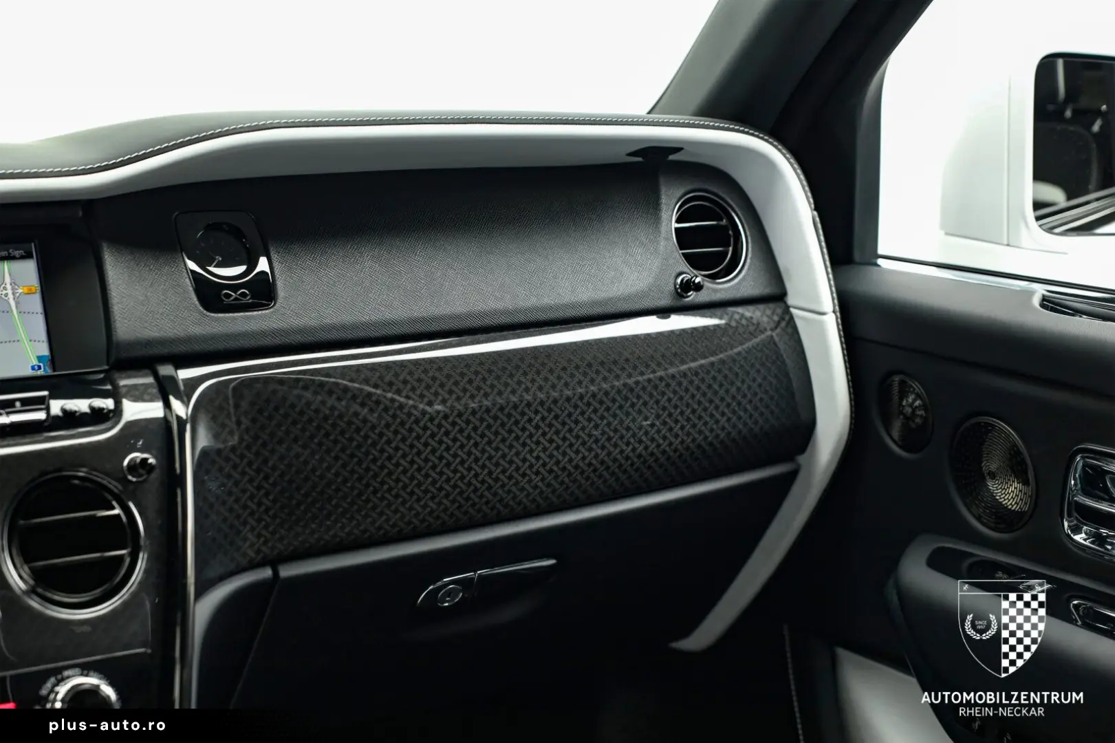 ROLLS ROYCE Cullinan Black Badge Starburst RearSeat Bespoke