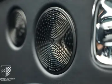 ROLLS ROYCE Cullinan Black Badge Starburst RearSeat Bespoke