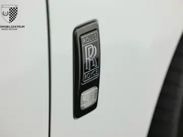 ROLLS ROYCE Cullinan Black Badge Starburst RearSeat Bespoke
