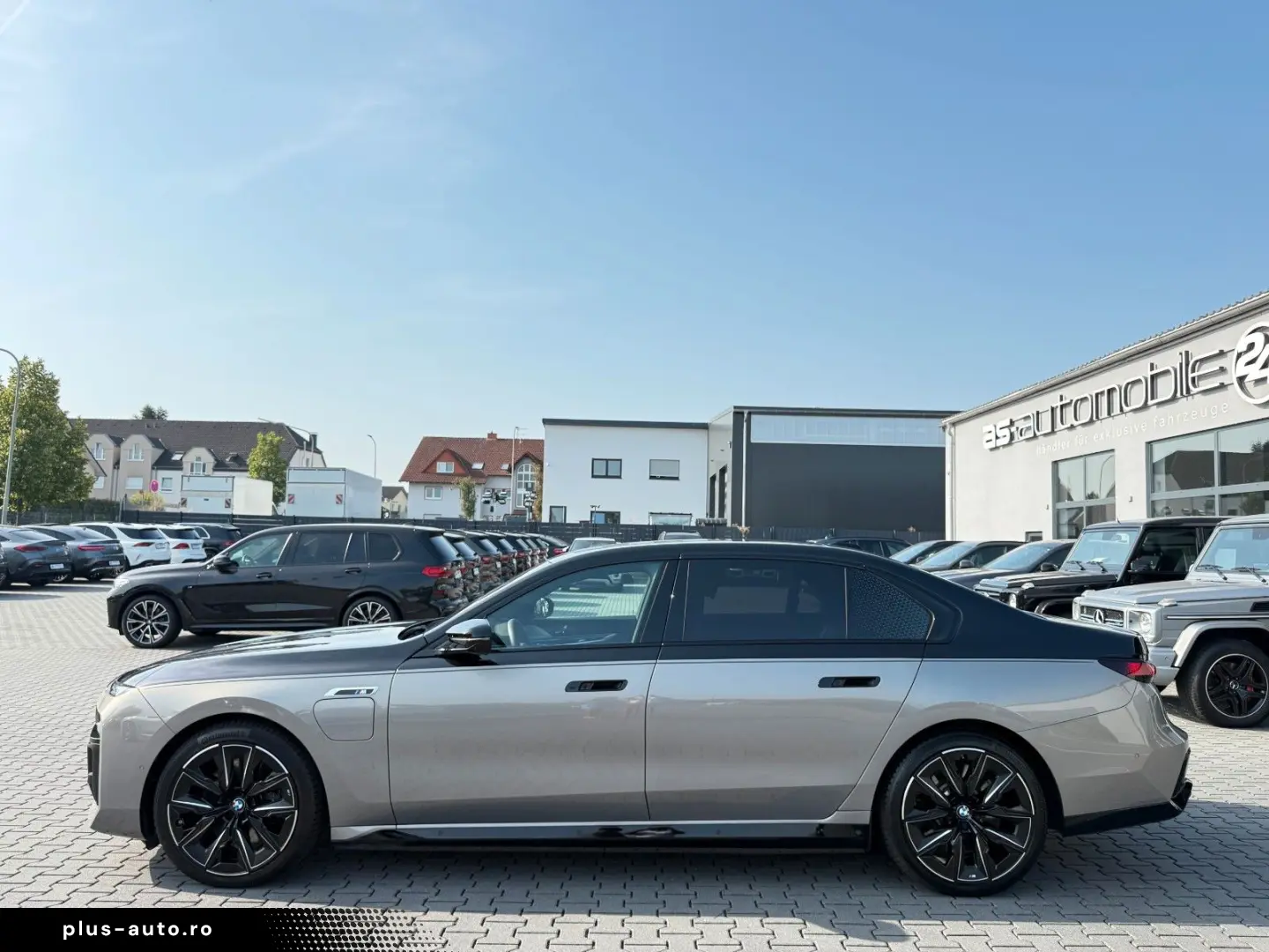 BMW M760e xDrive Two Tone Individual 3xTV SkyLounge