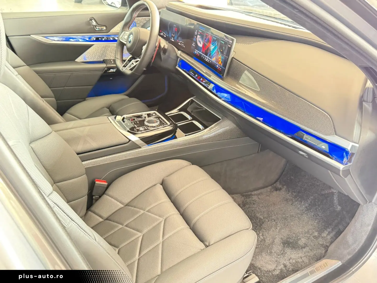 BMW M760e xDrive Two Tone Individual 3xTV SkyLounge