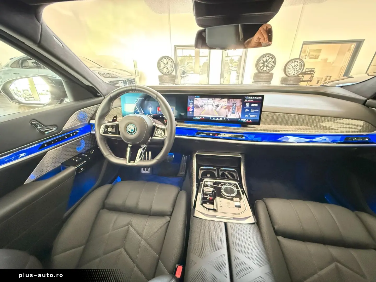 BMW M760e xDrive Two Tone Individual 3xTV SkyLounge