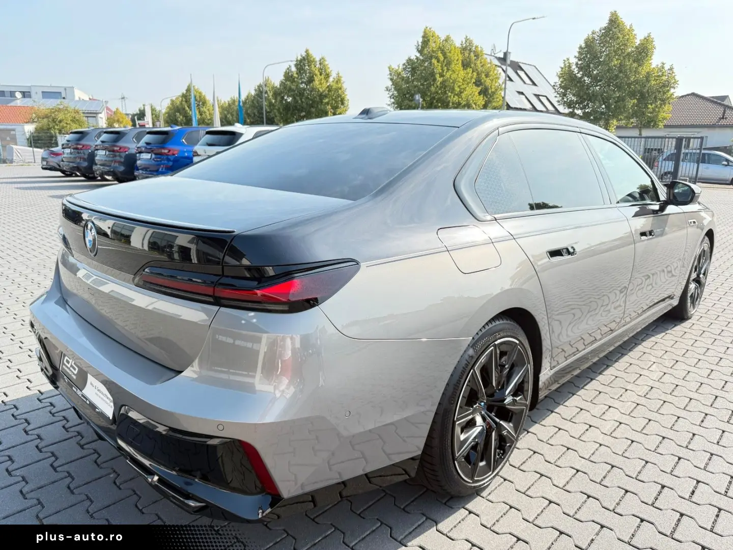 BMW M760e xDrive Two Tone Individual 3xTV SkyLounge