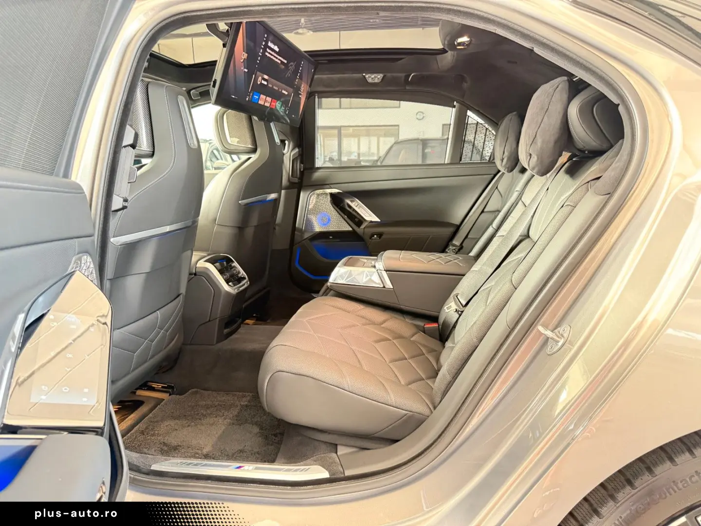 BMW M760e xDrive Two Tone Individual 3xTV SkyLounge