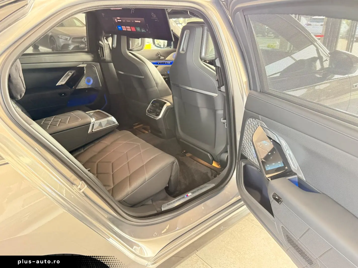 BMW M760e xDrive Two Tone Individual 3xTV SkyLounge