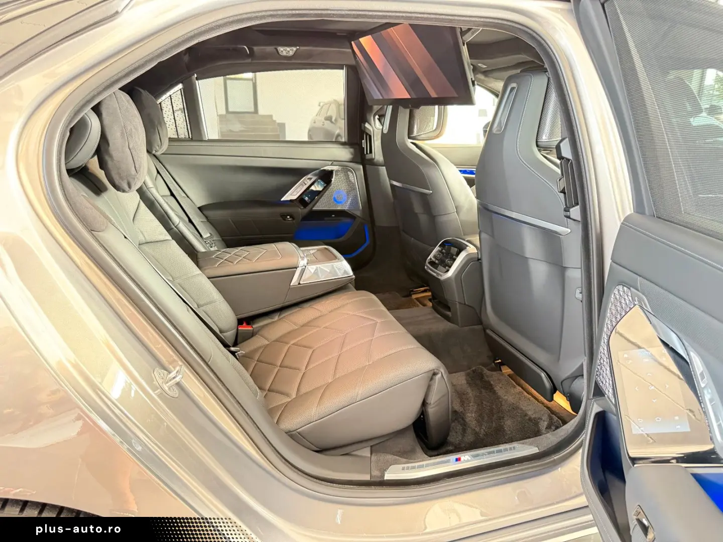 BMW M760e xDrive Two Tone Individual 3xTV SkyLounge