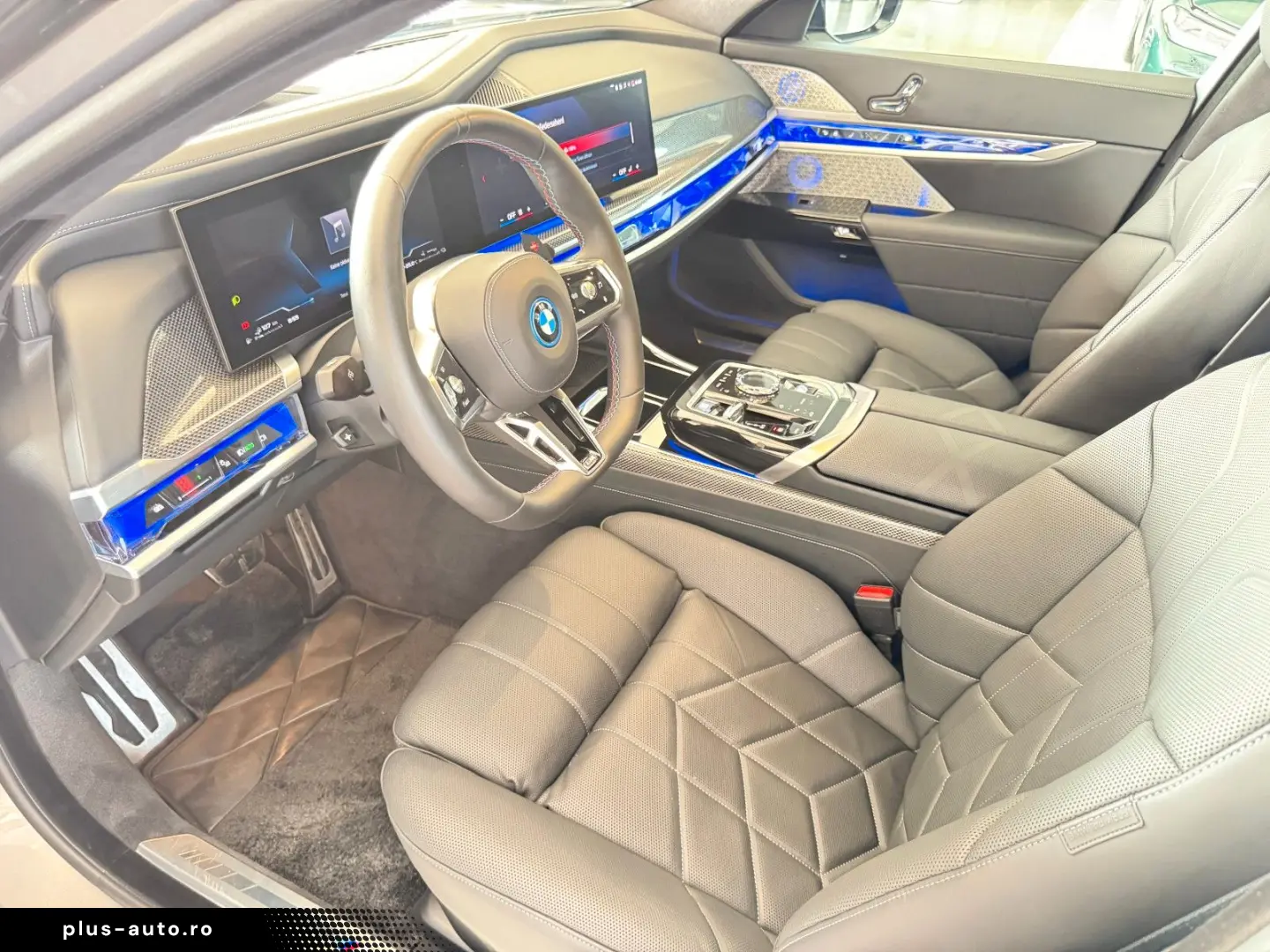 BMW M760e xDrive Two Tone Individual 3xTV SkyLounge