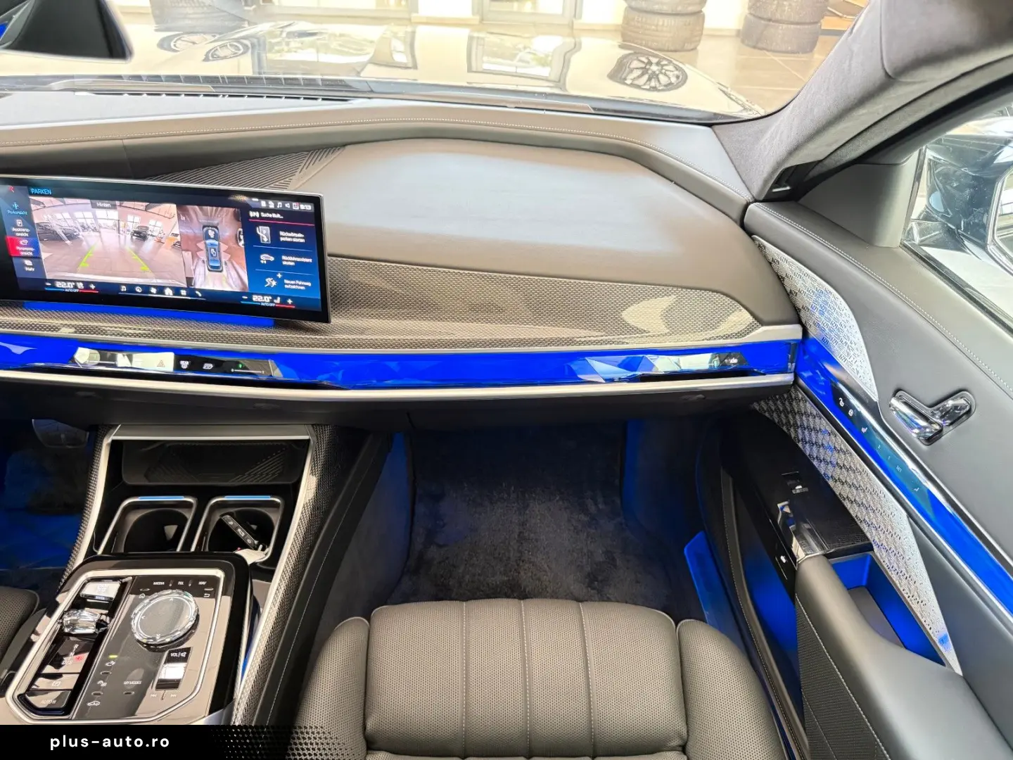 BMW M760e xDrive Two Tone Individual 3xTV SkyLounge