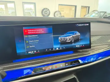 BMW M760e xDrive Two Tone Individual 3xTV SkyLounge