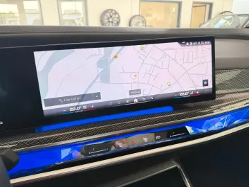 BMW M760e xDrive Two Tone Individual 3xTV SkyLounge